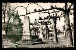 40 - VIEUX-BOUCAU - LE MONUMENT AUX MORTS ET L'EGLISE - Vieux Boucau