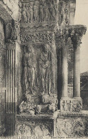 0-30258 01 02 - ST GILLES DU GARD - BASILIQUE ABBATIALE - STATUES ET COLONNES GEMINEES, CÔTE GAUCHE DU PORTAIL - Saint-Gilles