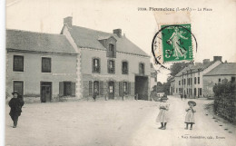 Pleumeleuc * La Place Du Village * Enfants Villageois * A LA DESCENTE DE VOYAGEURS Commerce - Andere & Zonder Classificatie