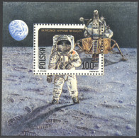 Poland, 1989, Space, Astronaut, Man On The Moon, Perforated, MNH, Michel Block 109A - Unused Stamps