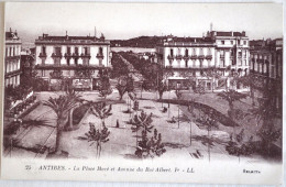 06 - ANTIBES - La Place Macé Et Avenue Du Roi Albert 1er - Antibes - Vieille Ville