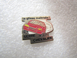 PIN'S    CITROËN  AX   SERRE CHEVALIER  LA GLISSE MAÎTRISÉE - Citroën