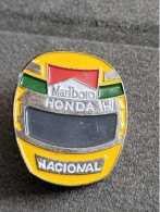 Pin's Casque - F1