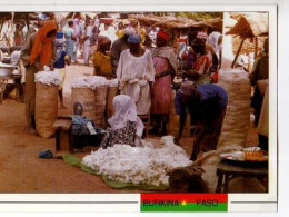 Burkina Faso  Province De BOULOUGOU Marché De Garango Au 1° Plan Vente De L'or Blanc (le Coton) - Burkina Faso