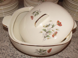 Lot 306 - 1 Saladier Cocotte Avec Couvercle (ou Soupière, Ou Légumier) En Faïence CÉRANORD ST AMAND - Modèle Anémone - Suppenterrinen