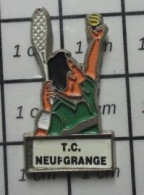 713B  Pin's Pins / Beau Et Rare / SPORTS / TENNIS CLUB TC NEUFGRANGE - Tenis