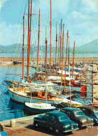 Automobiles - Saint Tropez - Le Port Des Yachts - Bateaux - CPM - Voir Scans Recto-Verso - Turismo