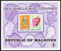 Maldives Sea Shells And Cowries MS 1975 MNH SG#MS552 Sc#541 - Maldivas (1965-...)