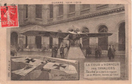 MILITARIA - Guerre 1914-1915 - La Cour D'honneur Des Invalides Taube - Animé  - Carte Postale Ancienne - Guerre 1914-18