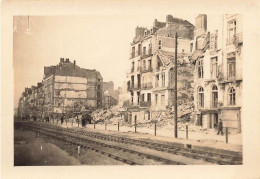 Nantes * Rails Et Bâtiments Bombardés * Bombardements Guerre War * Ligne Chemin De Fer * Photo Ancienne 9.2x6.5cm - Nantes