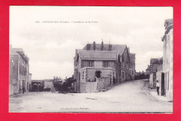 F-85-Pouzauges-02A20  Carrefour De La Poste, Cpa BE - Pouzauges