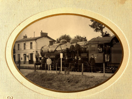 Noyant La Gravoyère * RARE Grande Photo Photographe J. Cellier * Gare Train Locomotive Machine Cheminots Chemin De Fer - Autres & Non Classés