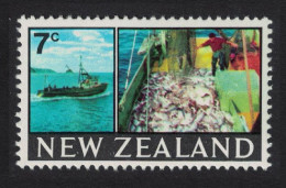 New Zealand 'Kaitia' Trawler And Fish Catch 1969 MNH SG#870 - Unused Stamps