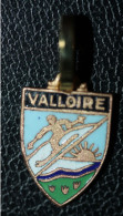 Pendentif Médaille Régionale émaiilée Années 60 Armoiries "Valloire" Savoie - Hangers