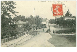 33.PESSAC.n°28732.LE PASSAGE A NIVEAU.PLIE - Pessac