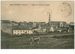 29 .n°40062 . Ouessant .  L Eglise Et Le Bourg De Lampaul - Ouessant