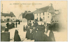 29 . N°38637 . Ile D Ouessant. La Place De Lampaul A La Sortie De La Messe - Ouessant