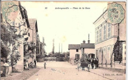 78.AUBERGENVILLE.PLACE DE LA GARE. - Aubergenville