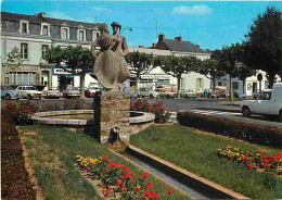 Automobiles - La Roche Sur Yon - Avenue De La Gare - Danseurs Vendéens - CPM - Voir Scans Recto-Verso - Turismo