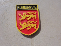 Magnet Blason écusson Normandie Léopards Magnetfridge Coat Arms, Wappen, Iman Escudo - Tourisme