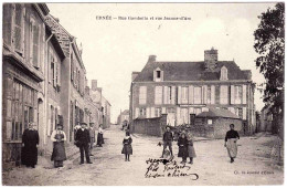 53 - B23334CPA - ERNEE - Rue Gambetta Et Rue Jeanne D' Arc - Très Bon état - MAYENNE - Ernee