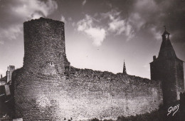 Cpsm 79 Airvault Vieux Chateau & Donjon - Airvault