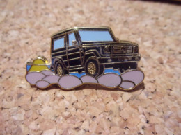 Pin's Mercedes-Benz Classe G - Voiture - 4x4 - Tout Terrain - Luxe - Allemagne - Mercedes