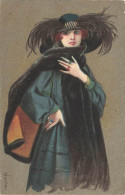 N°24757 - Illustrateur - E. Colombo - Jeune Femme Portant Un Chapeau à Plumes, Et Une écharpe En Fourrure - Colombo, E.