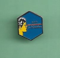 PIN'S *** EDF - SFP LA PEROLLIERE *** WW02 (21-1) - EDF GDF