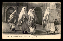 SCENES ET TYPES - FEMMES MAURESQUES EN PROMENADE - Afrique