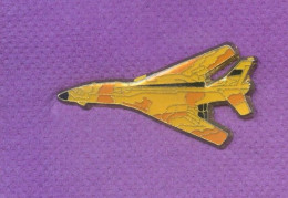 Rare Pins Armee Avion De Chasse Militaire N305 - Airplanes
