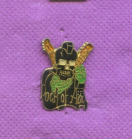 Rare Pins Musique Rock Tete De Mort N374 - Musik