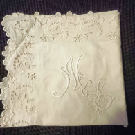 Taie D'oreiller En Coton Et Dentelle Ajourée Monogrammée M L _L153 - Lenzuola/Copriletti