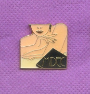 Rare Pins Femme Fille Pin Up Midec N418 - Pin-ups