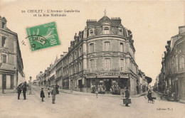 Cholet * L'avenue Gambetta Et La Rue Nationale * Commerce Magasin A LA PYRAMIDE - Cholet