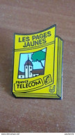 2   PIN'S LA   POSTE   JEUX OLYMPIQUES   AUBERVILLE 92 - Mail Services