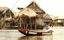 5575 - Le Bénin    Dahomey   Cité Lacustre - Benín