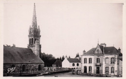 Guiscriff - L'eglise Et Mairie   - CPSM °J - Guemene Sur Scorff