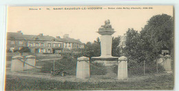 21542 - SAINT SAUVEUR LE VICOMTE - STATUE JULES BARBEY D AUREVILLY - Saint Sauveur Le Vicomte