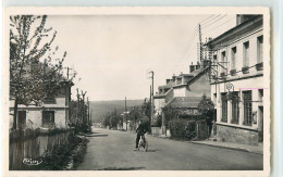 30576 - LA MACHINE - CPSM - LA POSTE ET LE RUE VAILLANT COUTURIER - La Machine