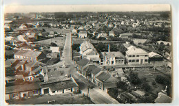 18845 - FEIGNIES - CPSM - EN AVION AU DESSUS DE / LE MONUMENT / LES ECOLES - Feignies