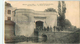 18805 - BERGUES - GUERRE 1914-15 / LA PORTE DE BIERNE - Bergues