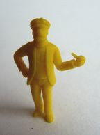 FIGURINE PUBLICITAIRE STENVAL TINTIN 14 Monochrome Jaune - Pas Dunkin - Hergé HADDOCK (2) - Tintin