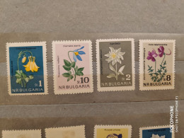 1962	Bulgaria	Flowers (F89) - Neufs