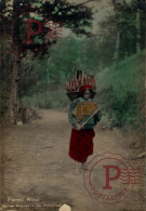 FILIPINAS. PHILIPPINES. RPPC. FOTOGRAFICA. Forest Road Benguet Woman - Filipinas