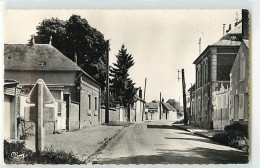 14245 - SAINTE GENEVIEVE - CPSM - LE PETIT FERCOURT / ROUTE DE NOAILLES - Sainte-Geneviève