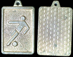 KINDER METALFIGUREN Medaglia Anhänger Metal Kinder 1977 FOOTBALL ORO GOLD RRRRR! - Figurines En Métal