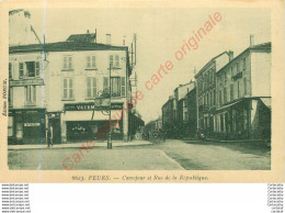 42.  FEURS .  Carrefour Et Rue De La République . - Feurs