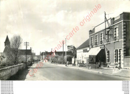 41.  NOYERS SUR CHER .  La Route De Tours De L'église . - Noyers Sur Cher