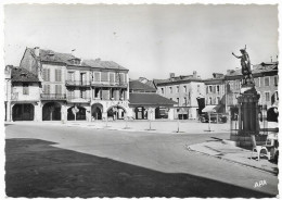 MONTREJEAU - Place Valentin Abeille - Montréjeau
